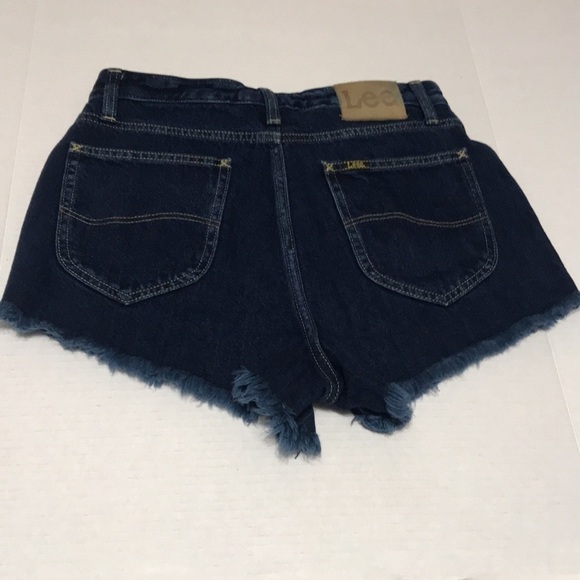 𝅺Lee High Rise Frayed Hem Jean Shorts 28 - Picture 11 of 12